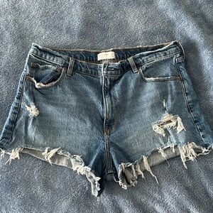 Abercrombie and Fitch “The Mom Short High Rise”